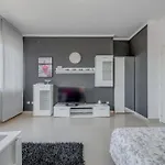 Seaview Apartment In City Centre